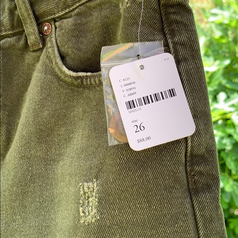 Shorts - Picture 3 of 3